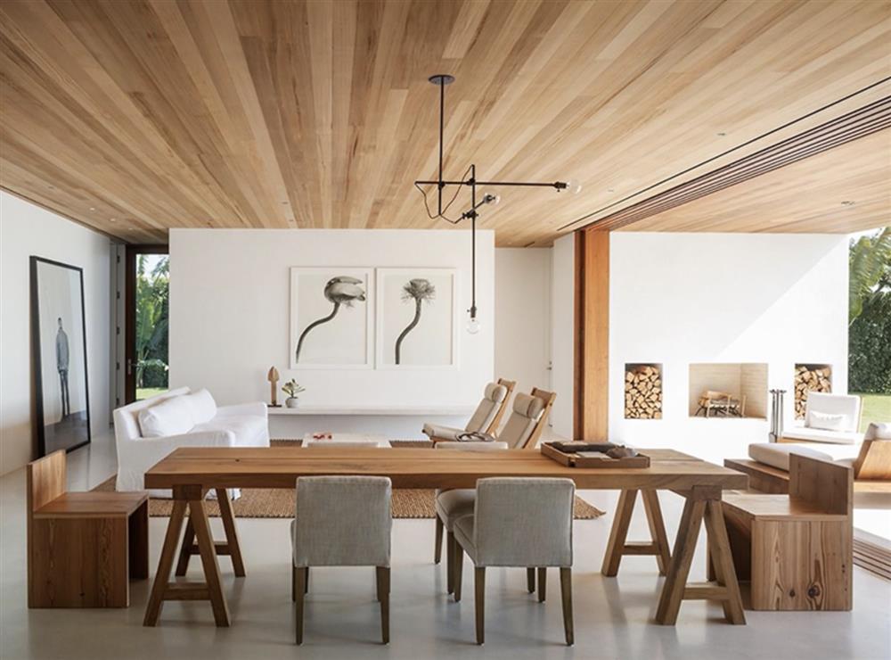 Trần nhựa giả gỗ được làm từ PVC cao cấp